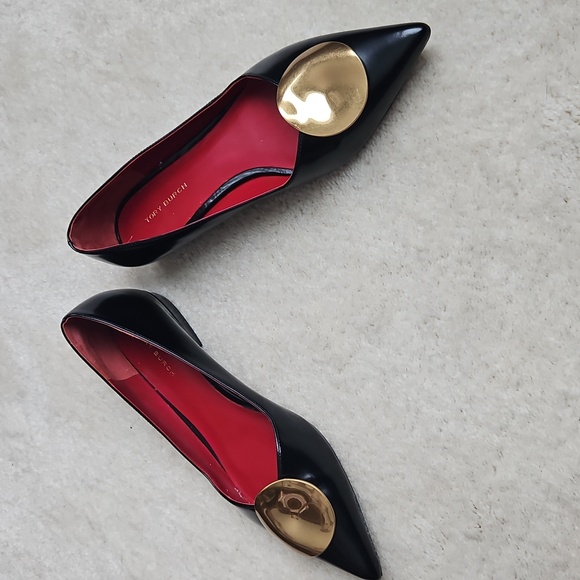 Tory Burch Patos Point Toe Black Flat Patent Leather Gold Medal, Womens Size 7 M - Picture 5 of 10